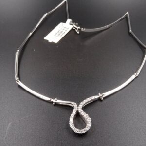 Collana con centralino / pietre