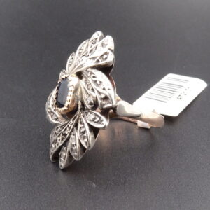 Anello vintage zaffiro e diamantini