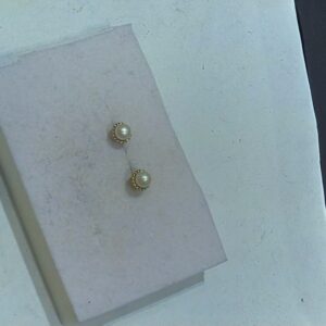Orecchini og perle colt.