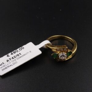 Anello og diamanti e smeraldo