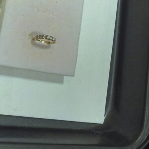 Veretta og con zirconi