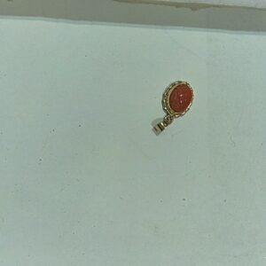 Ciondolo corallo intarsiato e oro